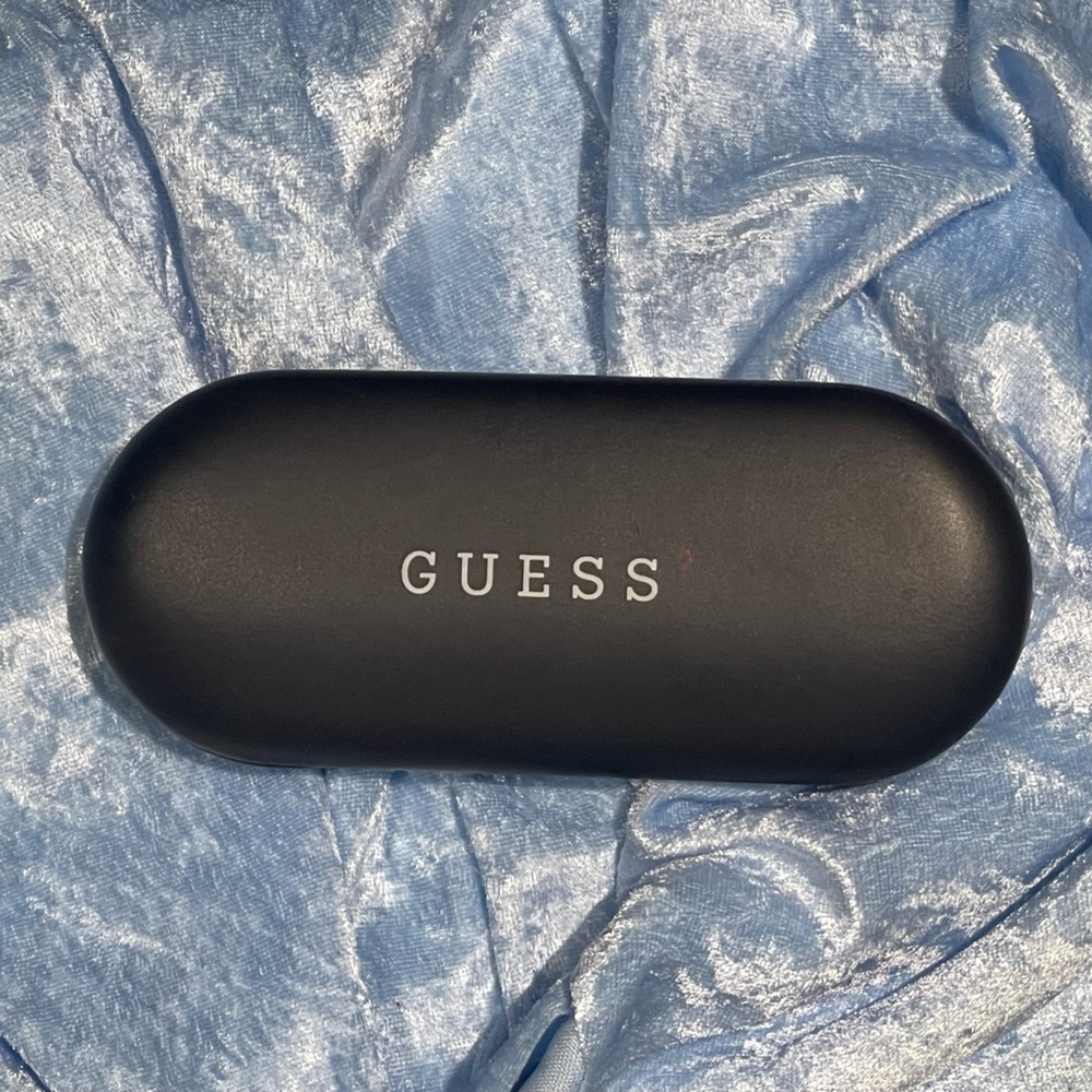 Guess Sunglasses/Clear Hard Storage case